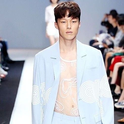 Behind-the-scenes cut of Jang Kiyong