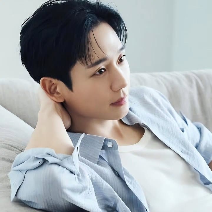 Recent activity shot of Jung Haein