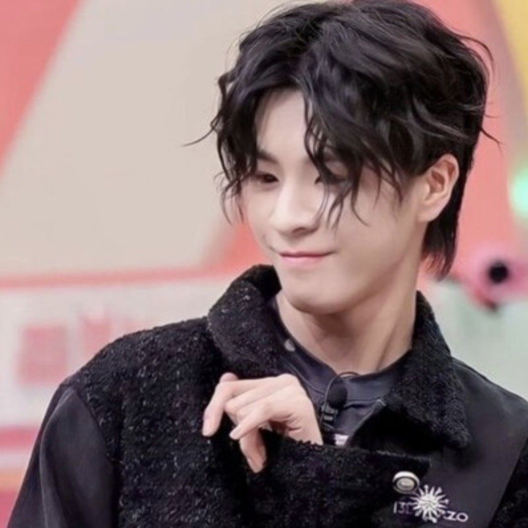 粉丝拍下的郑东元瞬间