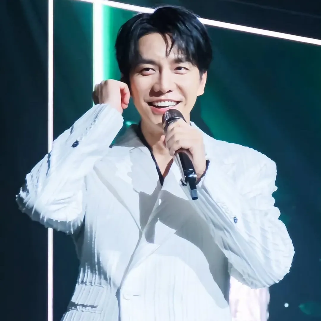 イ・スンギの最近の活動ショット