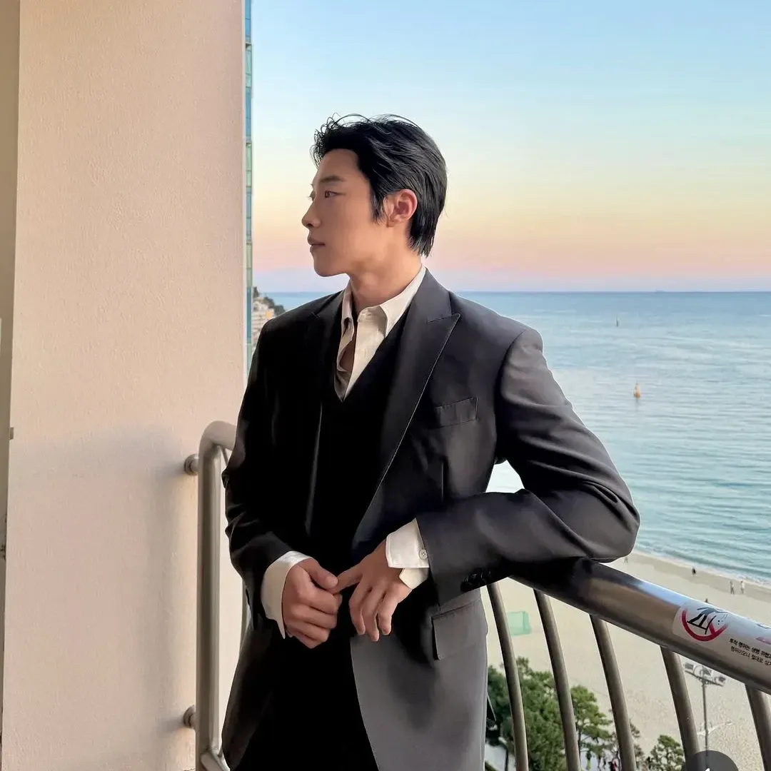 Behind-the-scenes cut of Woo Dohwan