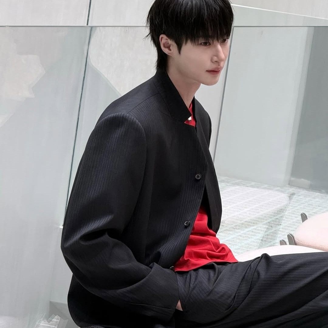 Behind-the-scenes cut of Byeon Wooseok