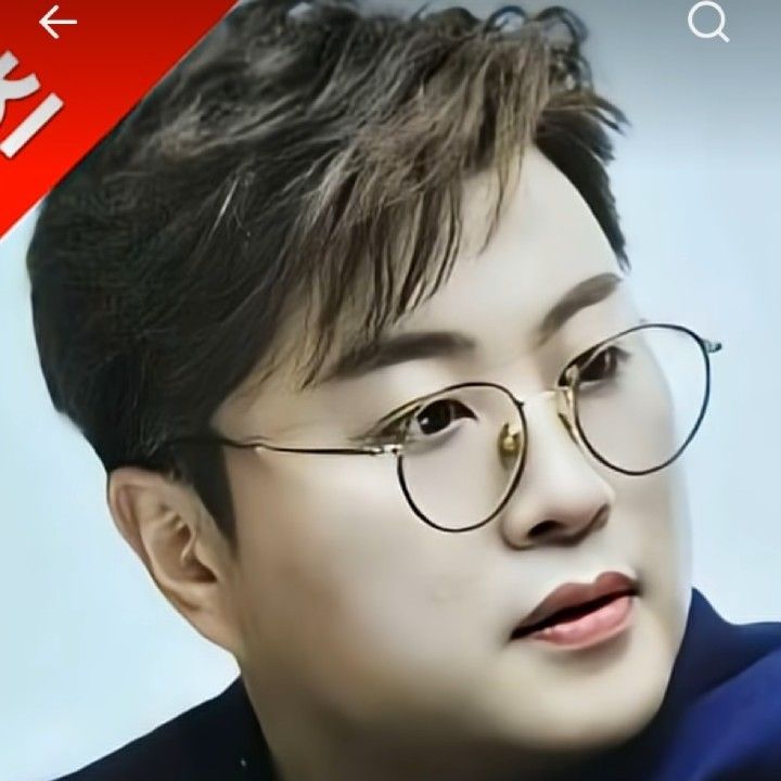 Foto terbaru dari Kim Hojoong