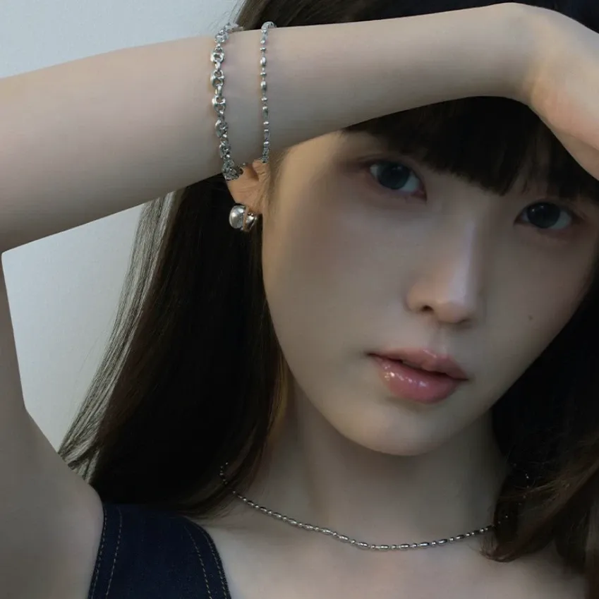 Foto kegiatan terbaru dari IU