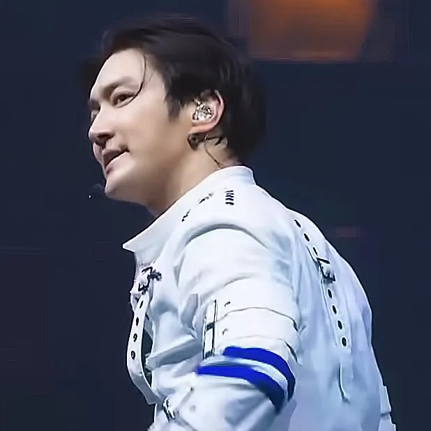 A moment captured by a fan of Choi Siwon