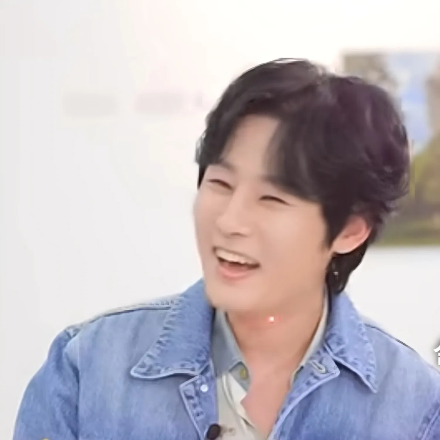 A moment captured by a fan of Kang Moonkyung