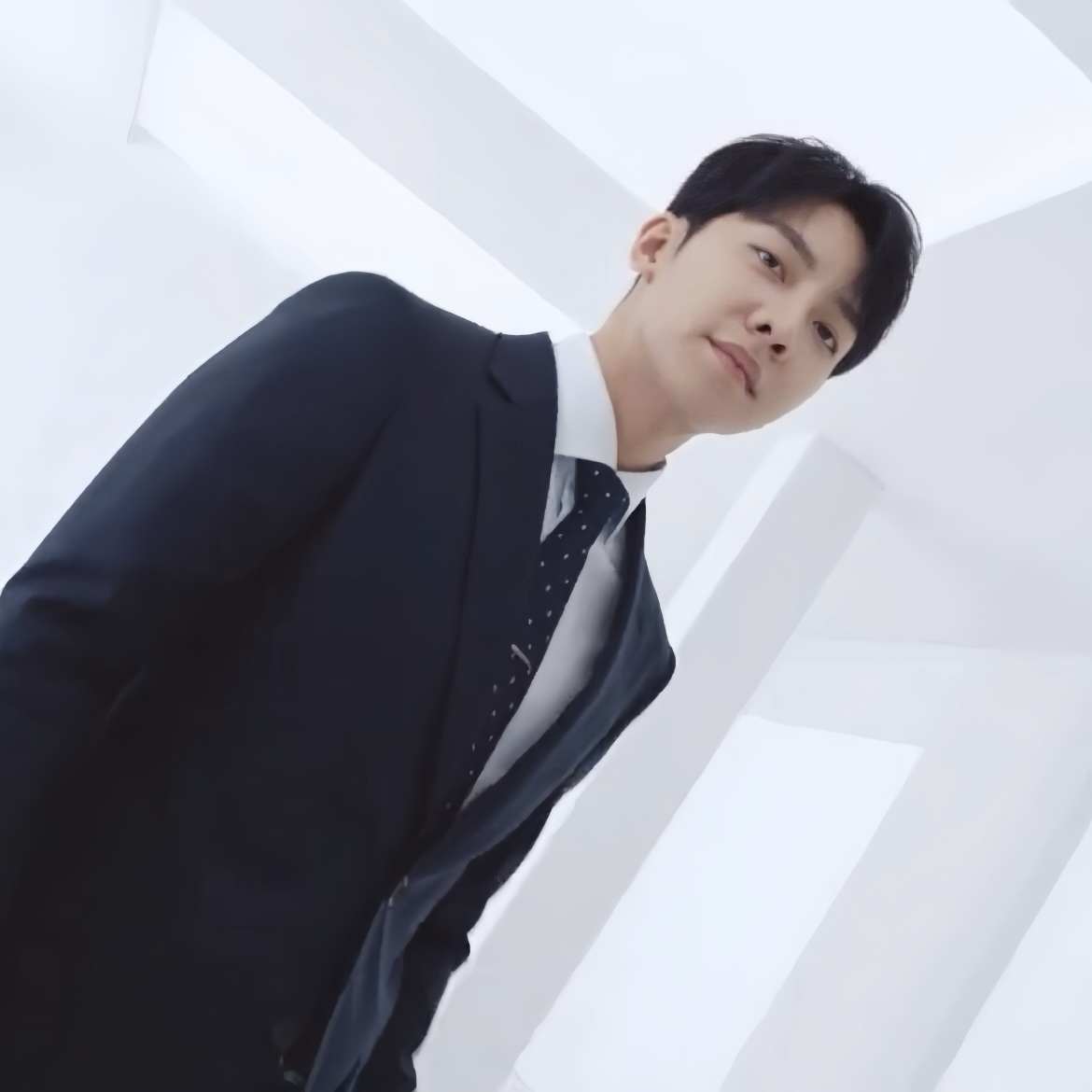 Cuplikan di balik layar dari Lee Seunggi