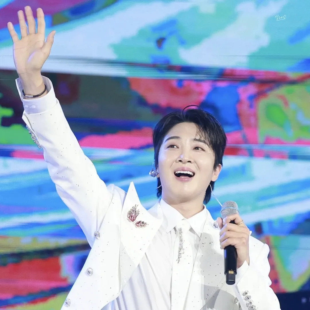 Behind-the-scenes cut of Hwang Yunsung