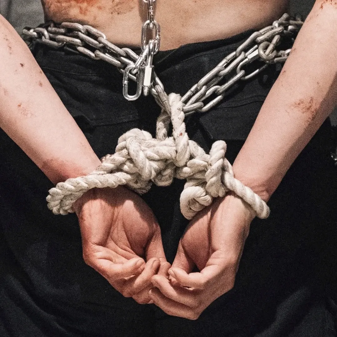 粉丝拍下的李栋旭瞬间