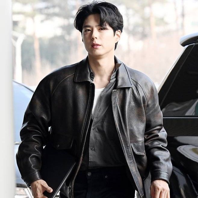 Recent activity shot of Park Bogum