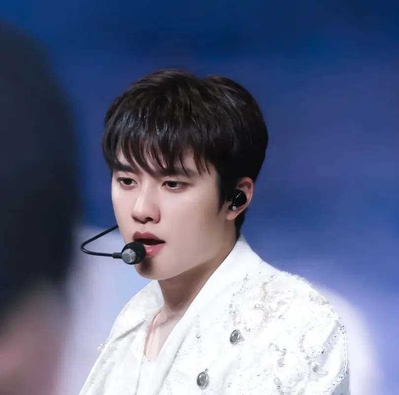Cuplikan di balik layar dari Doh Kyungsoo (D.O.)