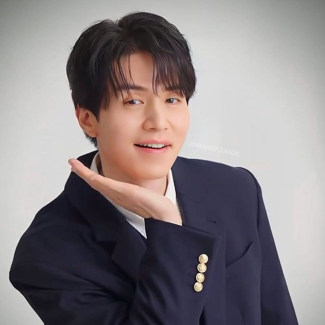 A moment captured by a fan of Lee Dongwook