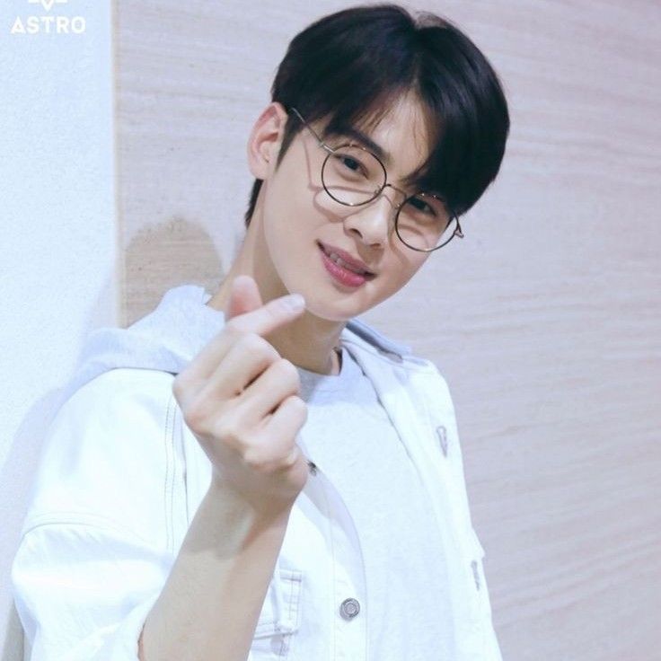 Latest photo of Cha Eunwoo