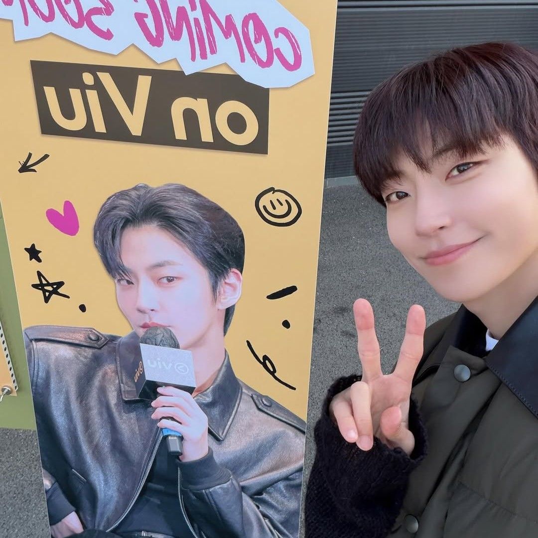 A moment captured by a fan of Hwang Inyoup