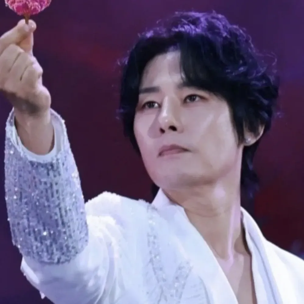 A moment captured by a fan of Kang Moonkyung