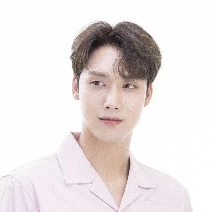 Latest photo of Choi Woojin
