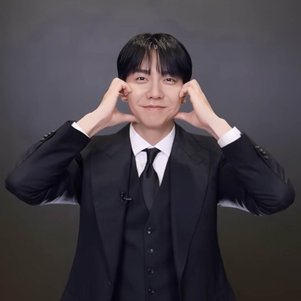 Recent activity shot of Lee Seunggi