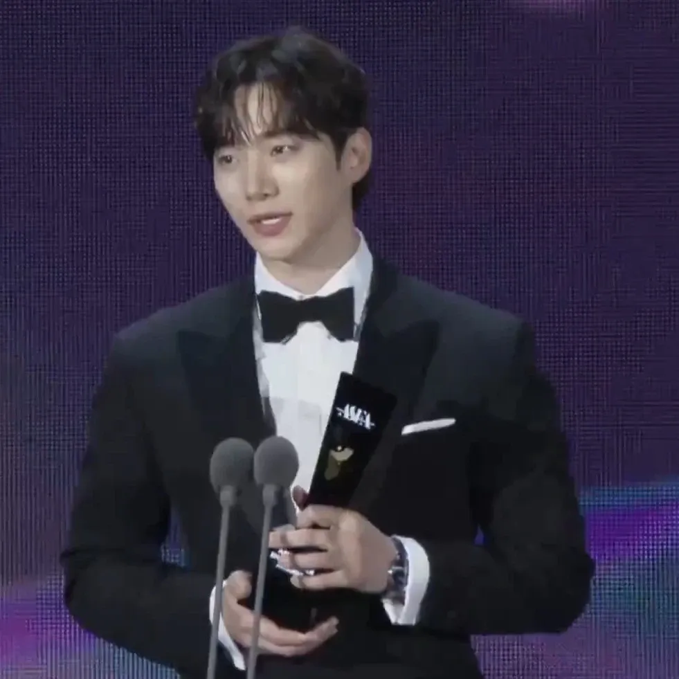 Cuplikan di balik layar dari Lee Junho