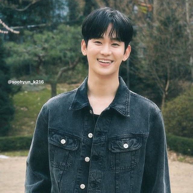 金秀贤的最新照片