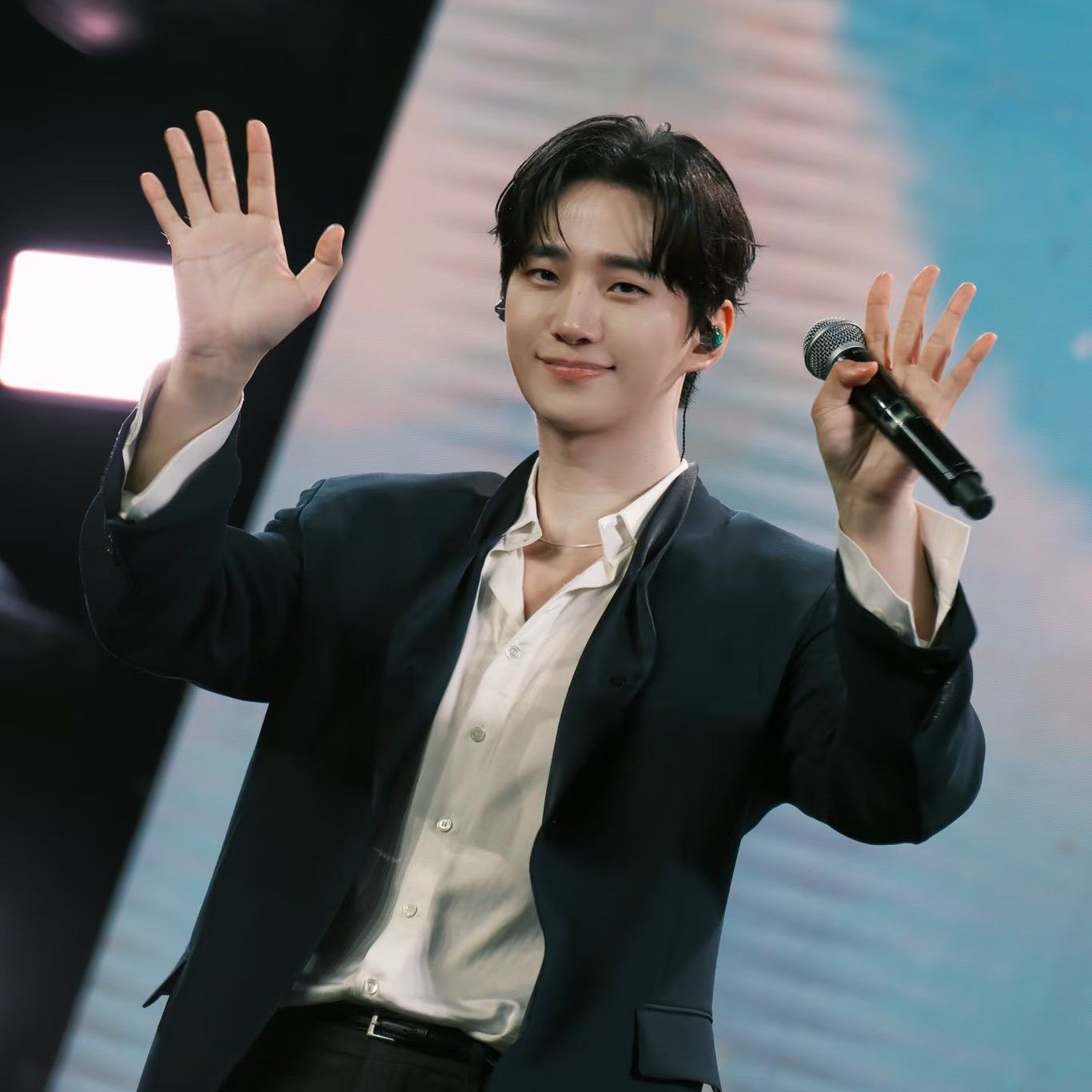 イ・ジュノのビハインドカット