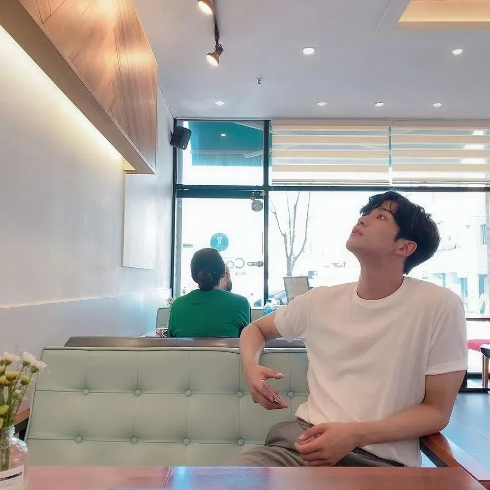 Cuplikan di balik layar dari Rowoon