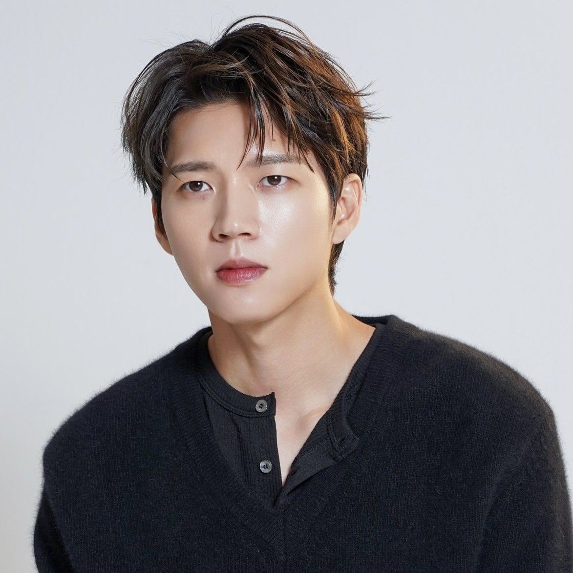 Behind-the-scenes cut of Nam Woohyun