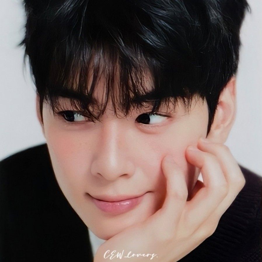 Recent activity shot of Cha Eunwoo