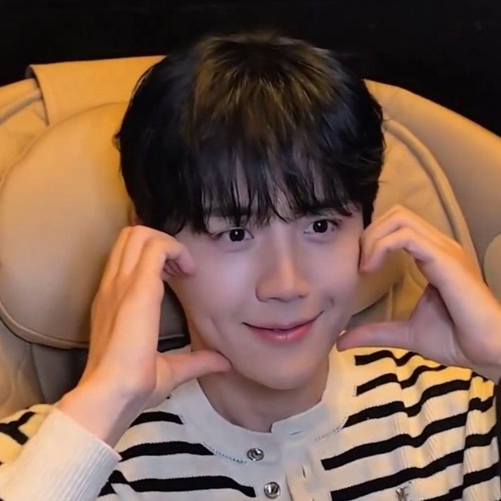 キム・ソンホの最近の活動ショット