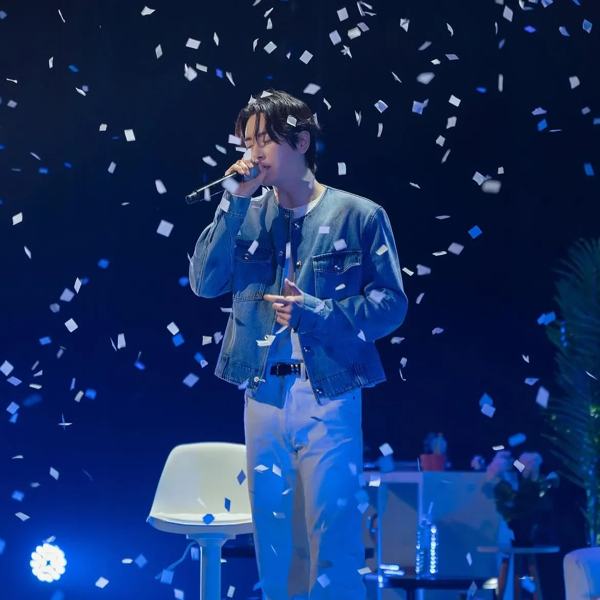 Behind-the-scenes cut of Lee Joonhyuk