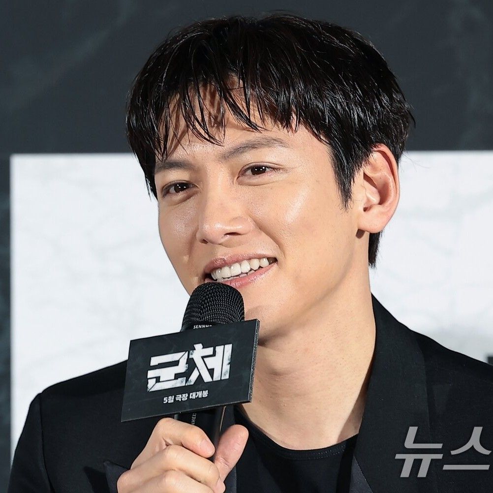 粉丝拍下的池昌旭瞬间