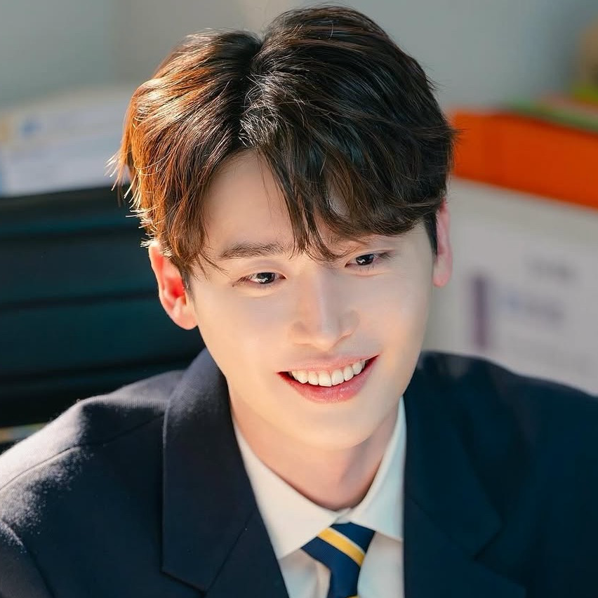 李鍾碩的最新照片