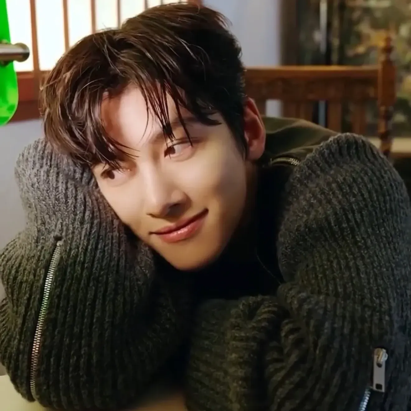 Behind-the-scenes cut of Ji Changwook