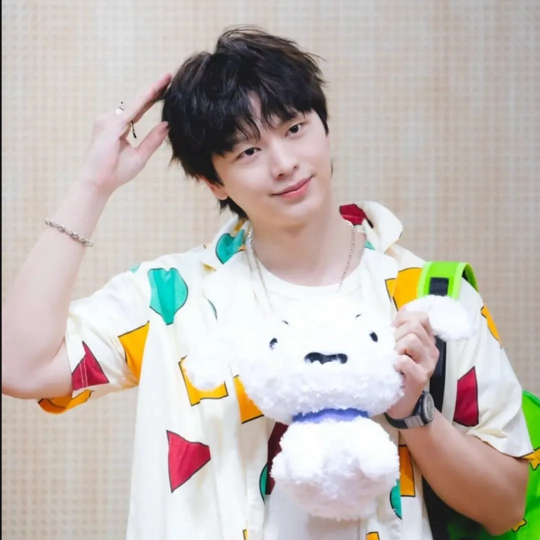 Recent activity shot of Yook Sungjae