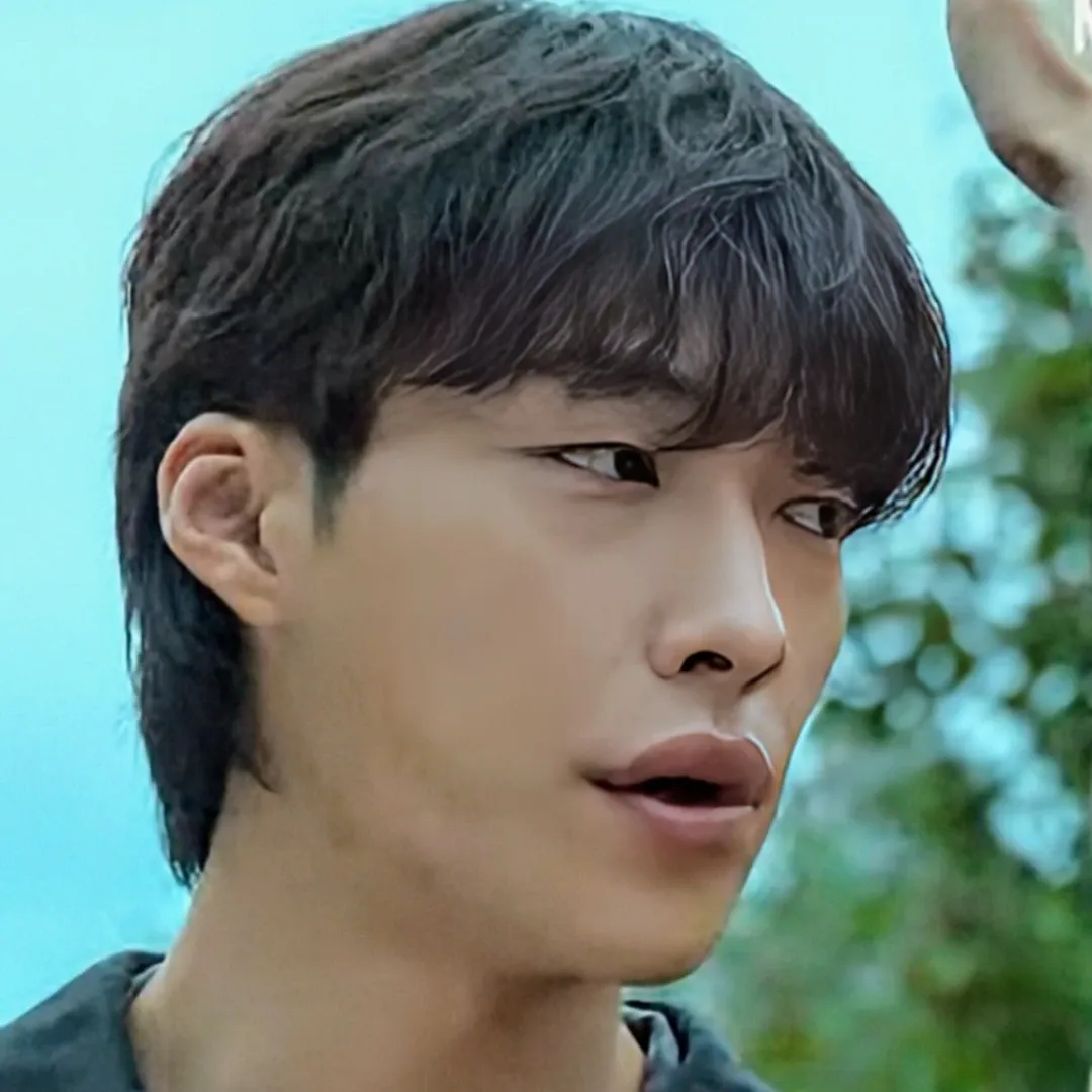 A moment captured by a fan of Woo Dohwan