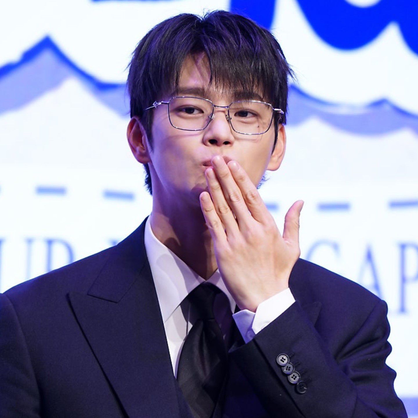 ソ・イングクのビハインドカット