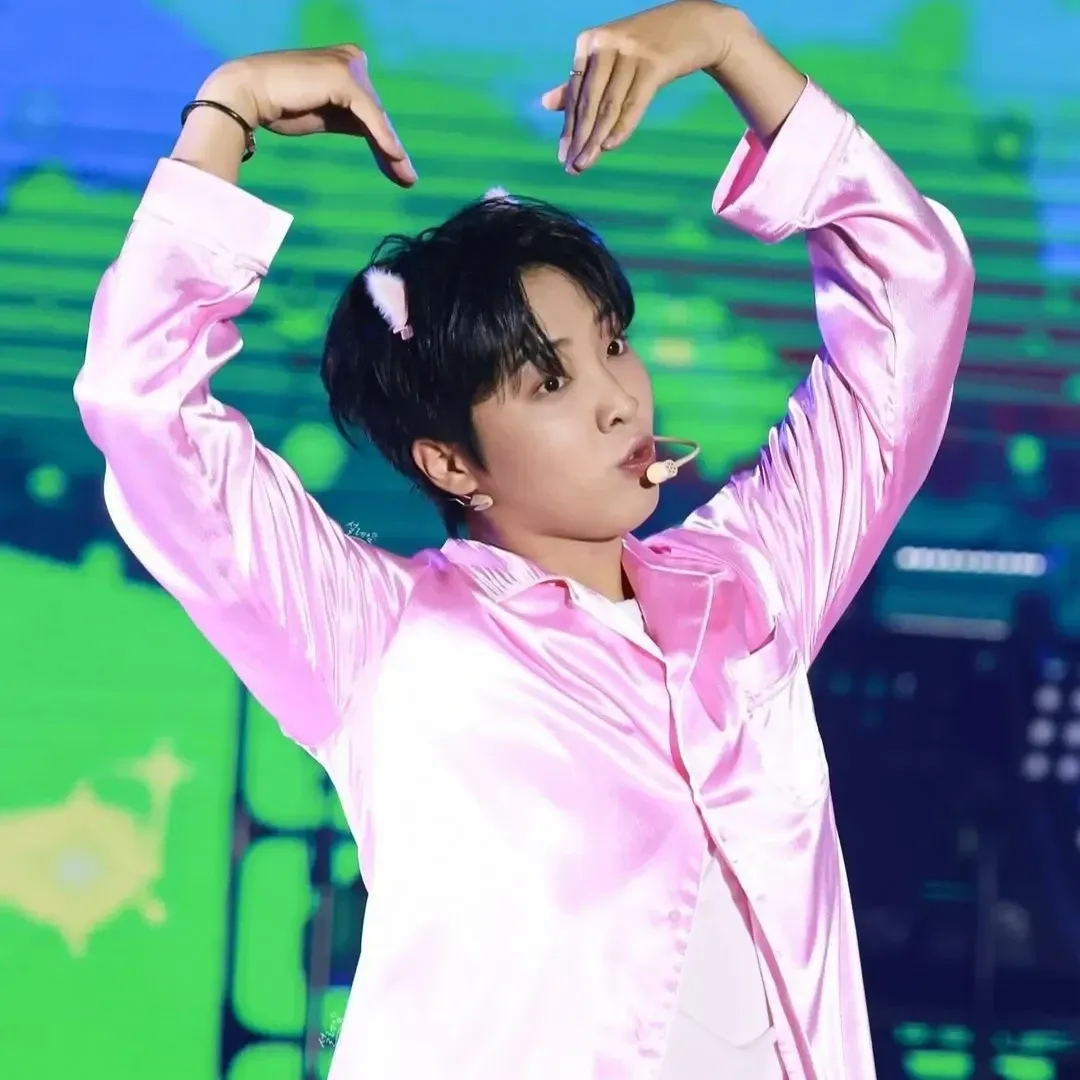 Behind-the-scenes cut of Hwang Yunsung