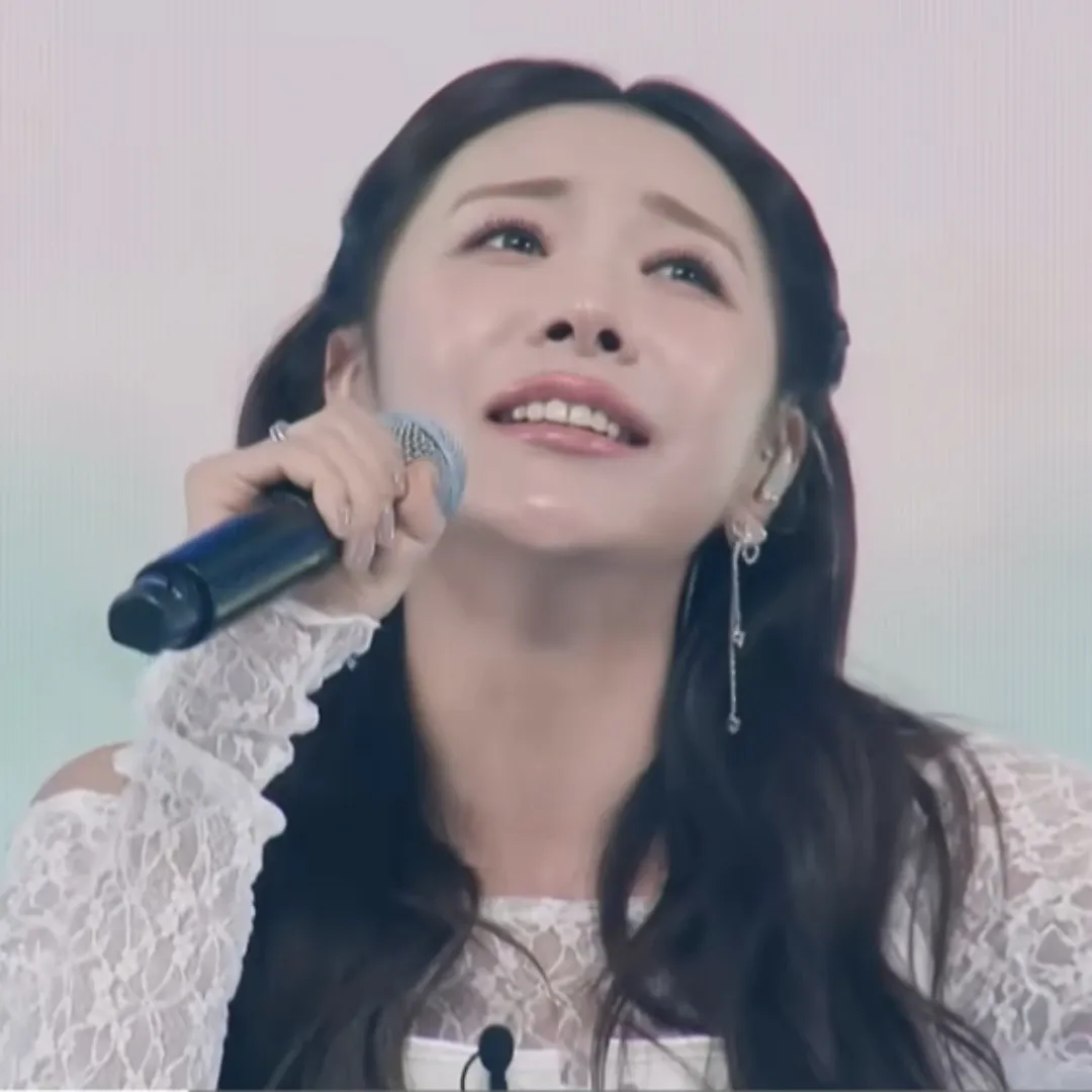 A moment captured by a fan of Huh Chanmi