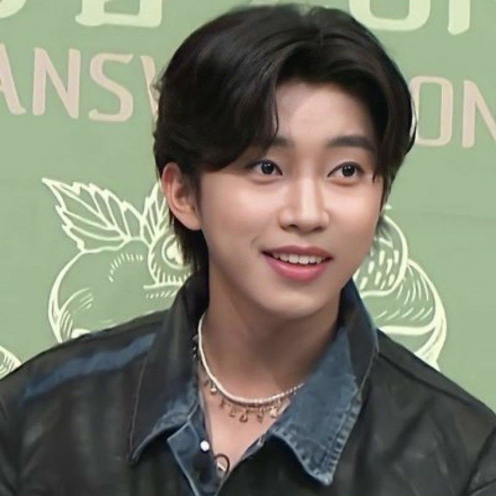 Behind-the-scenes cut of Lim Youngwoong