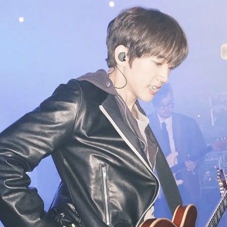 A moment captured by a fan of Lee Seungyoon