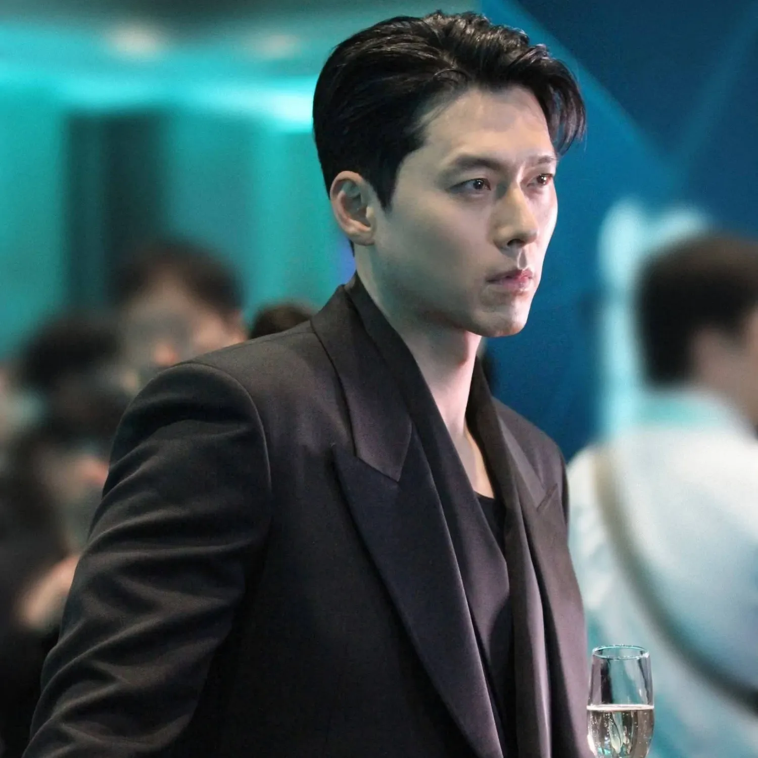 Cuplikan di balik layar dari Hyun Bin