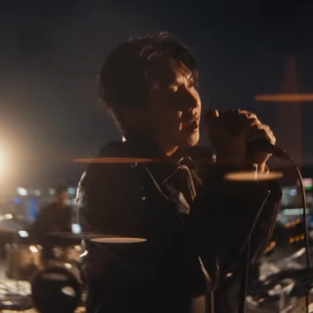 A moment captured by a fan of Lee Seunggi