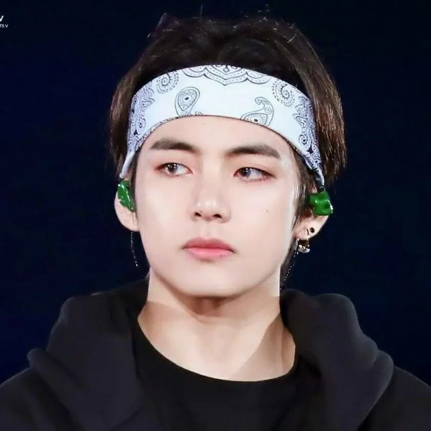 Recent activity shot of Kim Taehyung (V)