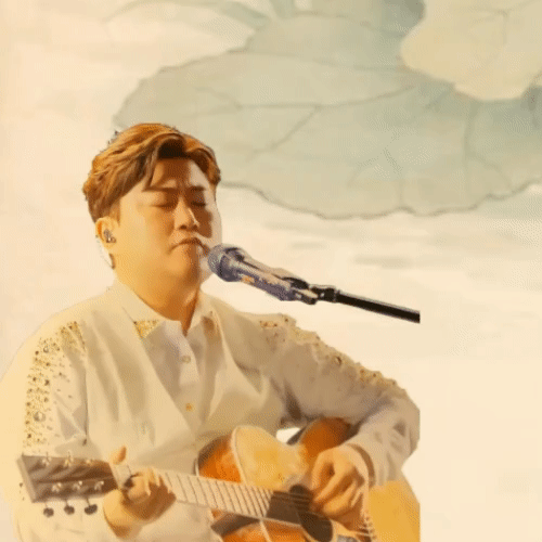 A moment captured by a fan of Kim Hojoong