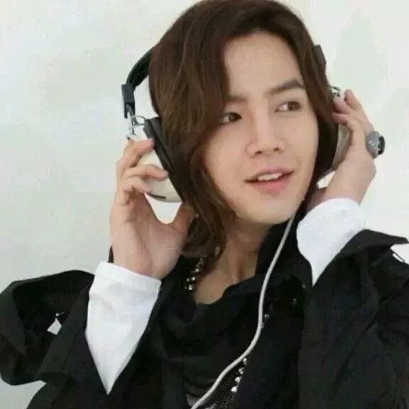 Latest photo of Jang Geunsuk