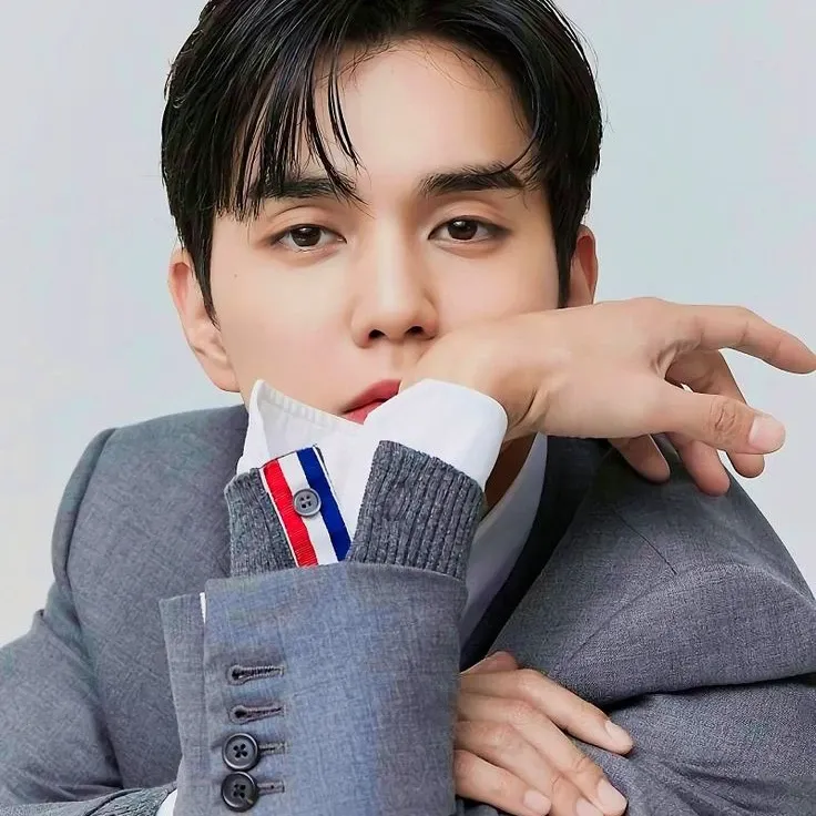 Recent activity shot of Yoo Seungho