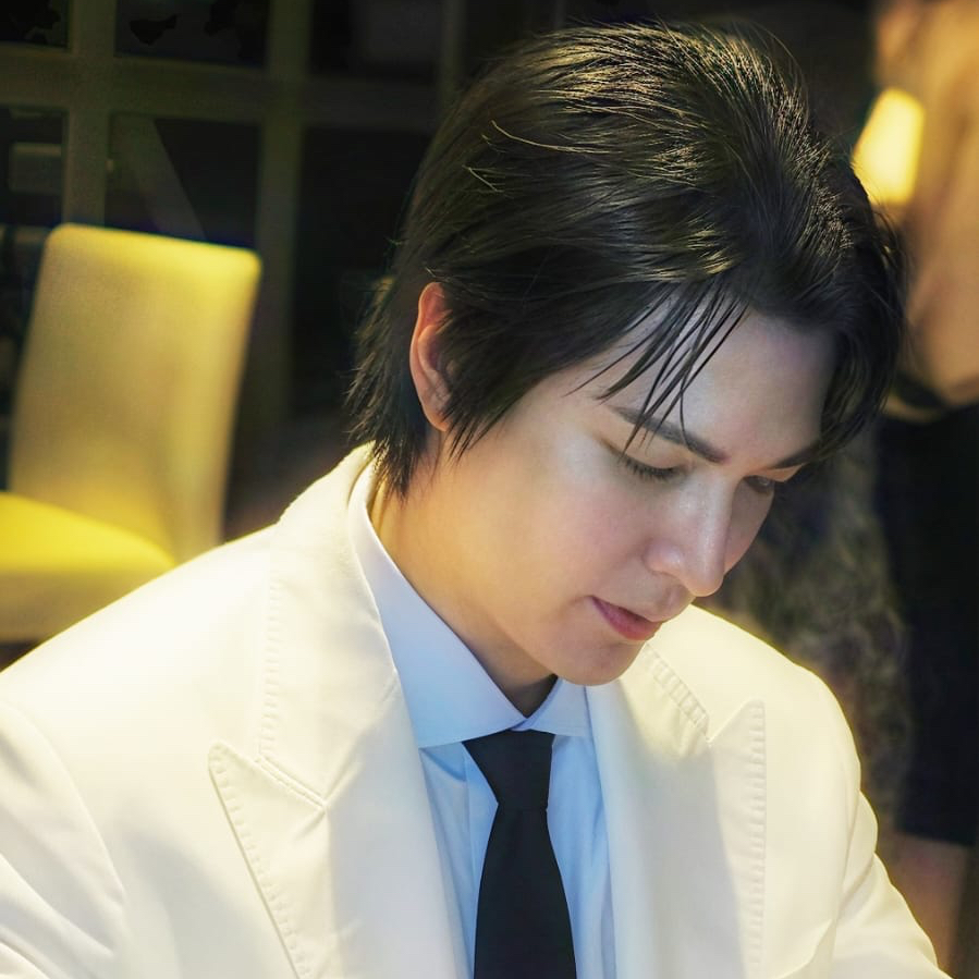 Behind-the-scenes cut of Lee Minho