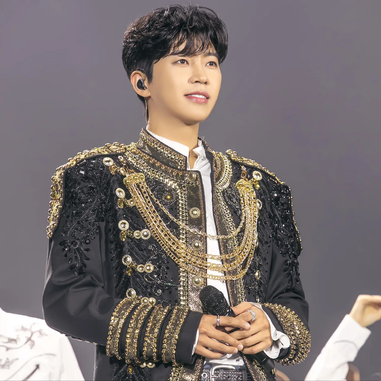 Behind-the-scenes cut of Lim Youngwoong