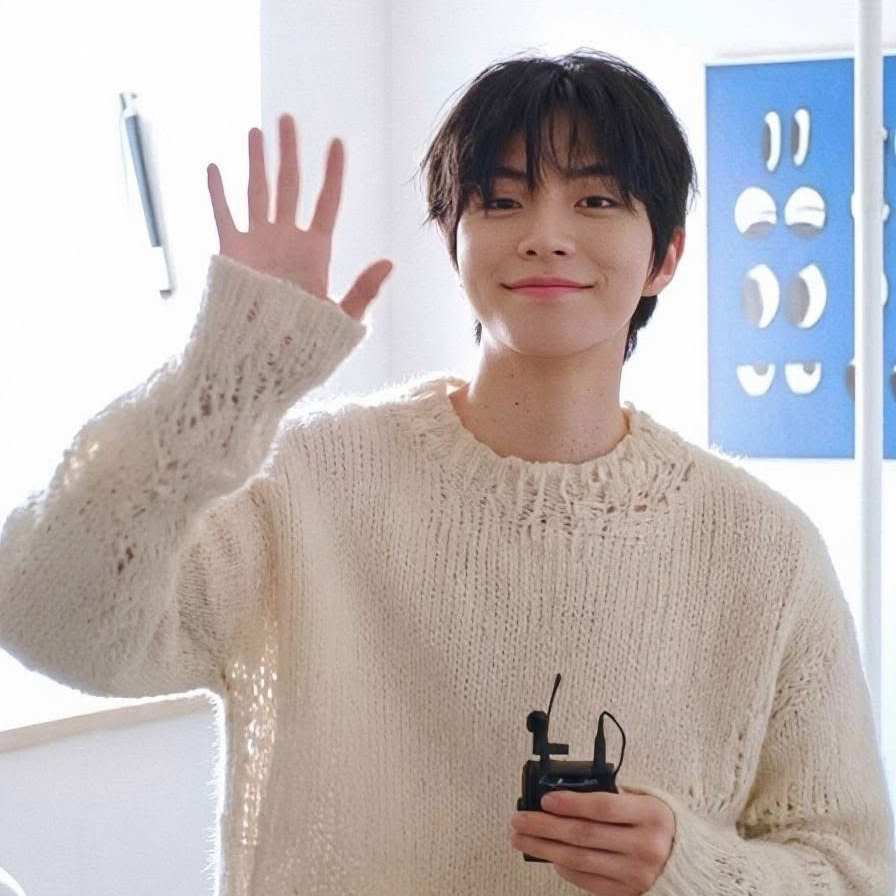 Latest photo of Hwang Inyoup