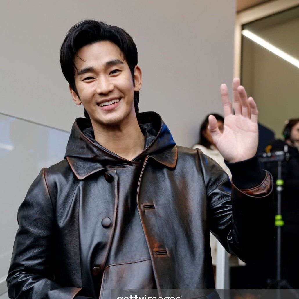 粉絲拍下的金秀賢瞬間