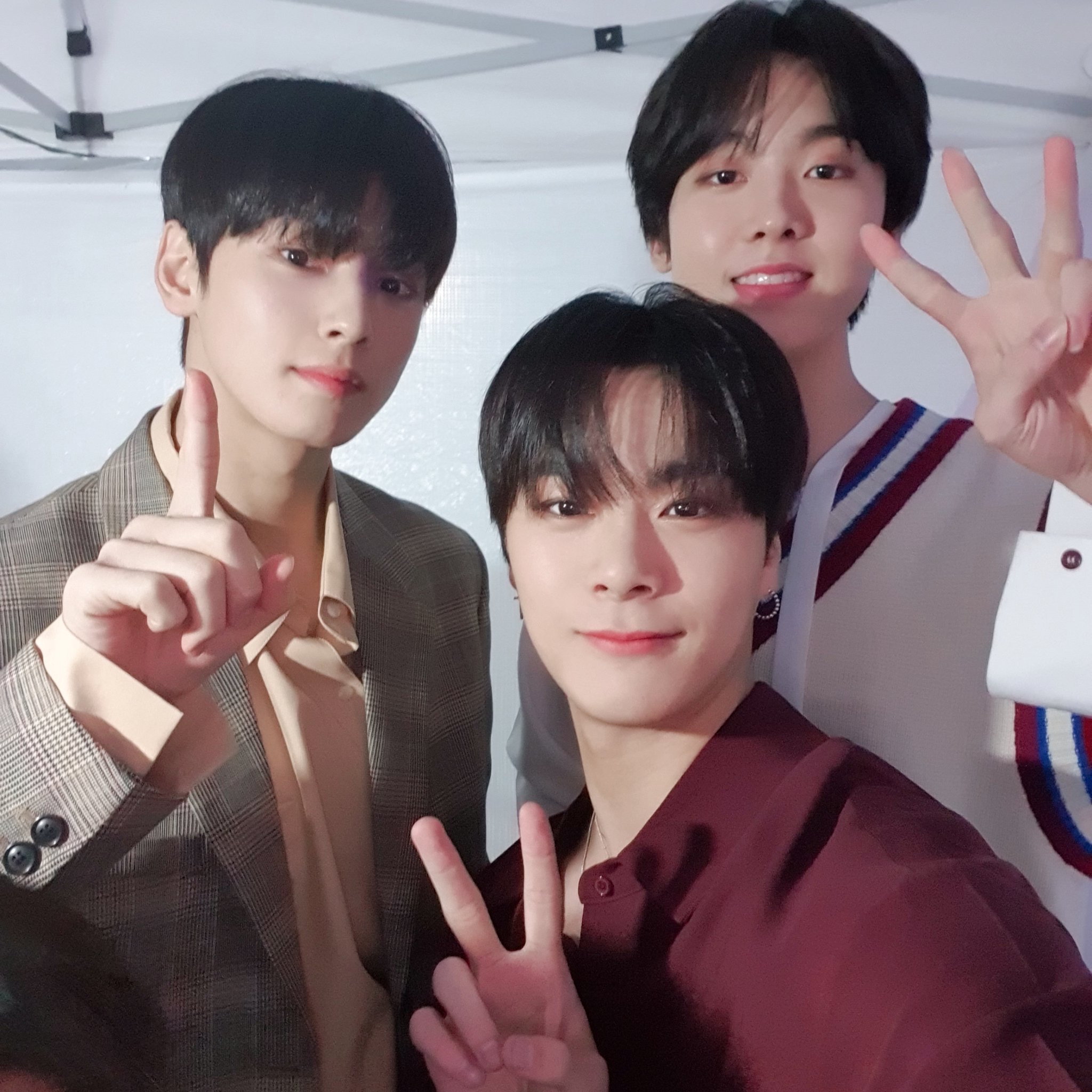 Behind-the-scenes cut of Cha Eunwoo